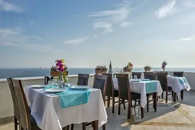 Hôtel Perapolis Hotel