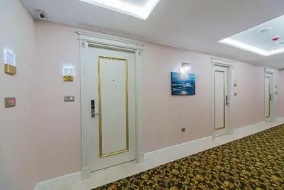 Hôtel Grand Naki Hotel