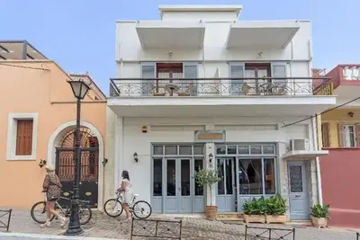 Hôtel Kasteli Suites
