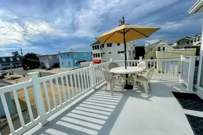 Image de Ez 4 Minute Walk 2 Beach, Bay & Eats Clean 2 Br Linens Bbq 4 Badges Beach Chairs