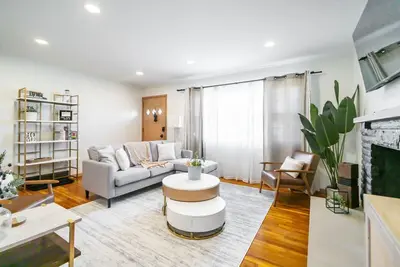 Image de Dorothy Den - Boho Home w/ Garage