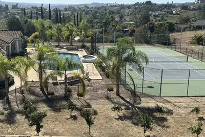 Image de Resort Style Home With Luxury Amenities - Lighted Pool, Tennis Pickleball Court