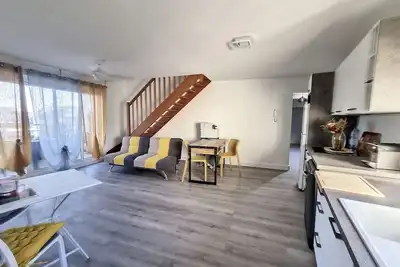 Image de Duplex Avec 2 Chambres à 3 Minutes de la mer et du Centre Ville