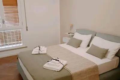 Image de Cozy family apartment with balcony in central residential area.