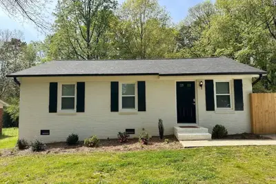 Image de New Listing! North End Bungalow