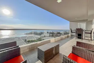 Image de SensetViews-JollaExcellence-Indoorpool&BeachAccess