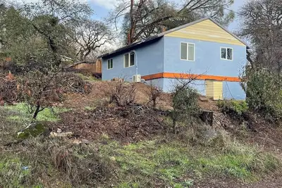 Image de Totally remodeled and fully furnished single family house. Pet-Friendly.