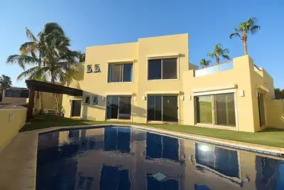 Image de Wonderful villa w/ access to the private beach!