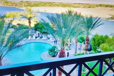 Image de Gorgeous Lake Las Vegas Apartment