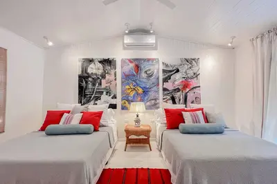 Image de Casa Agogo-Retreat Space/Pool/Steps to Beach, Featured in National Geographic!