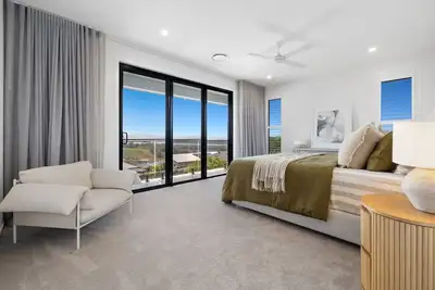 Image de Superb Luxury Home - Convenient Location