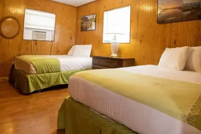 Image de 1 Br 1 Bath Lakeside Cottage