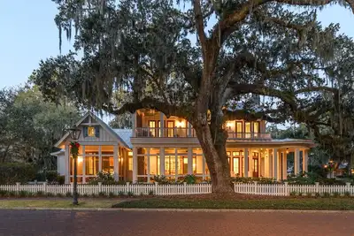 Image de Heart of Wilson Village on the Village Green + Perfect for Groups