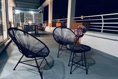 Image de Apartment with large terrace surrounded by greenery a step away from the center of Rome