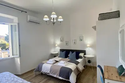 Image de MenasiHome Your home just a 2-minute walk from the metro stop.