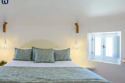 Bh573 - C - House Santorini