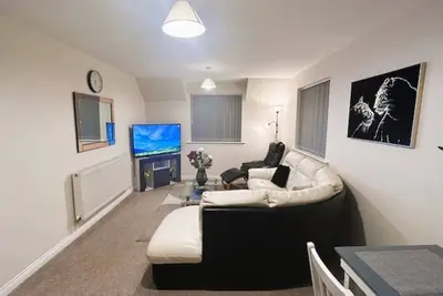 Image de Ensuite Bedroom in a 2-Bed spacious Apartment
