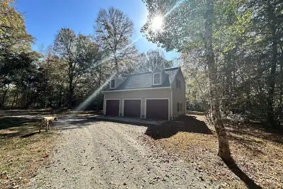 Image de Serenity Cove, a waterfront private retreat. Close to Williamsburg, theme parks.