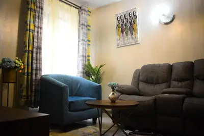 Image de A tastefully furnished one bedroom apartment in Nairobi, Kenya. Thika rd.