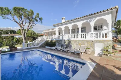 Image de Charming villa in Costabella beach Marbella