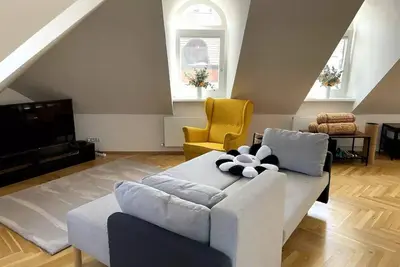 Image de Artists Home, Spacious 3 Bedroom Apt. near park\n