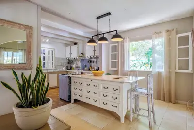 Image de Homerez - Villa à Saint-Gilles les Bains