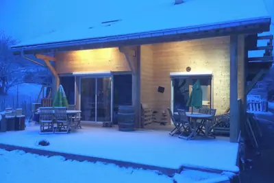 Image de Homerez - Maison de campagne à Gap avec vue sur la montagne.