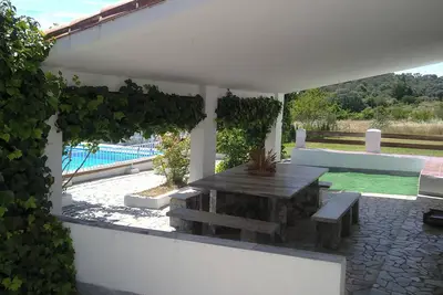 Image de Homerez - Villa Ă Aroche avec piscine.