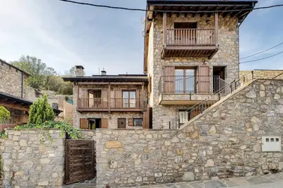 Image de Casa de Montaña con JardĂn y Vistas