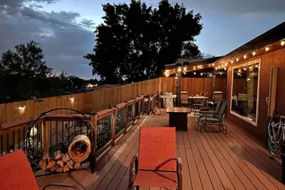 Image de 4-bedroom vacation home near Balloon Fiesta Park w/Hot Tub; Mini Golf; Fire-Pit!