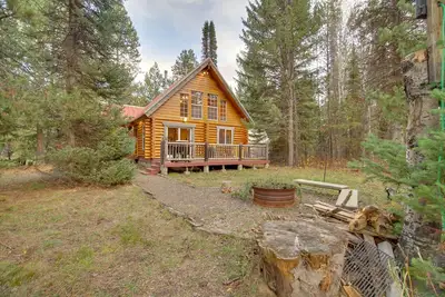 Image de Donnelly Cabin w/ Private Deck: Near Lake Cascade!