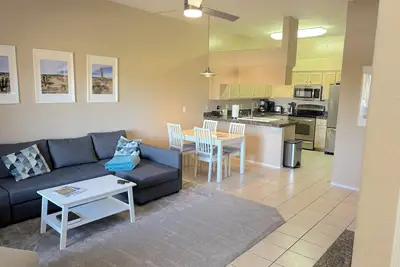 Image de McDowell Mountain Adventure Condo - Quiet, Heated Pool, Close to Downtown