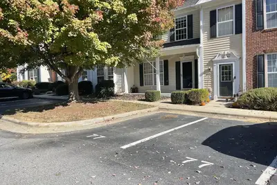 Image de Unit 1, 2 & 3: Stunning Rooms! \n