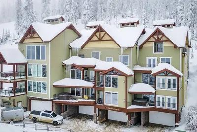 Image de Ski in/out (Perfection run) sleeps 12, hot tub, walk to Village, 2 car garage