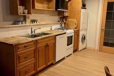 Image de Cozy ski retreat on Apex Mountain Road.