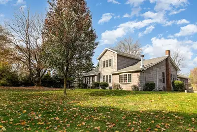 Image de Valentine's at Historic unique 40a Farm chefs avail. seasonal Llamas, near Lake