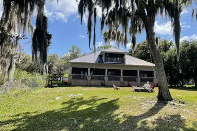 Image de House in Melrose on Lake Sante Fe