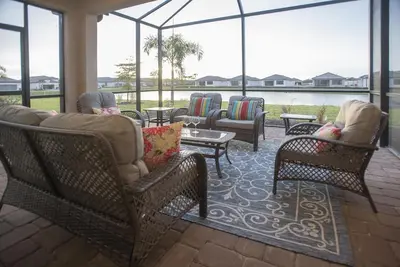 Image de Dazzling 3 bedrooms / 2 bath + 2 car garage Home at Esplanade at Azario