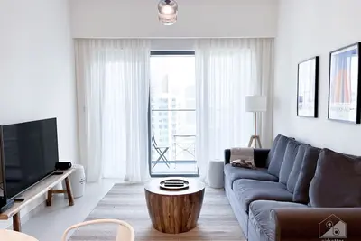 Image de Luxury Burj Royale Modern Apt city view Balcony