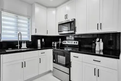 Image de Luxe Home w\/Jacuzzi\/Golf