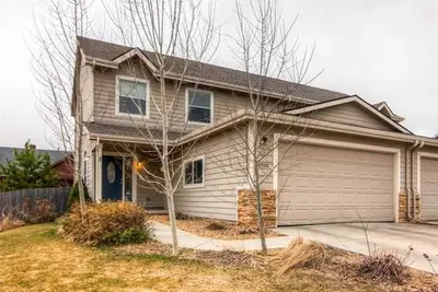 Image de Bright Open Layout With Great Access to Outdoor Spaces The Gateway to Colorado!