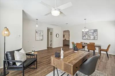 Image de Tch - Spacious 4bd/2ba home in Sachse with Office