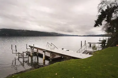 Image de Lake Whatcom Getaway+Private Dock+Lake Access!