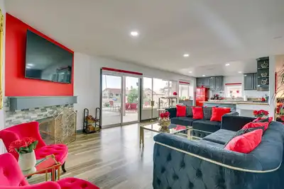 Image de Family Helendale Home - Private Dock & Fire Pit!