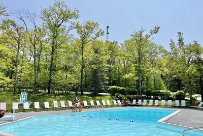 🏊 🌲 Nature & Lux Vibes – Hidden Valley Escape Just Steps from the Pool🏞️