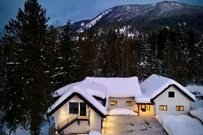 Image de Custom accessible home only 5 minutes to Revelstoke Mountain Resort