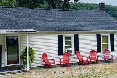 Image de Ranch Style River Bungalow with Fireplace, River & 10 Acres