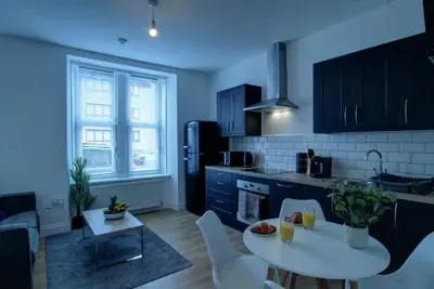 Image de Dundee - 1 Bed - Sleeps 4 - Free Parking