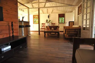 Image de kay courbaril: spacieux haut de villa independant avec vue mer et piscine privée