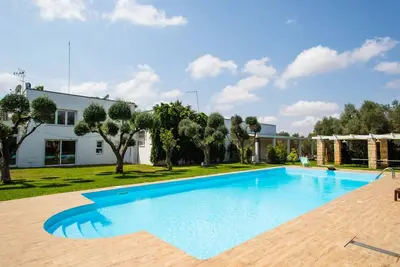 Image de Luxury villa with swimming pool immersed in the countryside of Torre dell'Orso